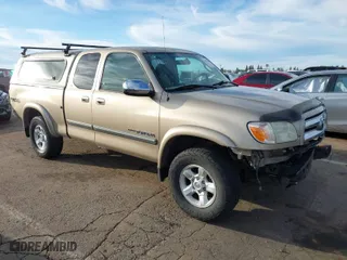 2006 Toyota Tundra SR5 with VIN 5TBBT44166S478013, listed as a IAAI auction lot 41631506 with 253,851 mi miles. Bid and sale history available at carsss.com. Image 1.