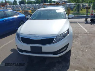 2013 Kia Optima LX z VIN KNAGM4A7XD5374109, wystawiony jako IAAI lot #42209534 z przebiegiem 184 578 mil mil oraz . Historia ofert i sprzedaży dostępna na DreamBid. Obrazek 12.