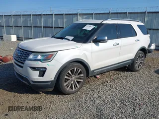 2019 Ford Explorer Platinum z VIN 1FM5K8HT5KGA58043, wystawiony jako IAAI lot #42150621 z przebiegiem 173 868 mil mil oraz . Historia ofert i sprzedaży dostępna na DreamBid. Obrazek 2.