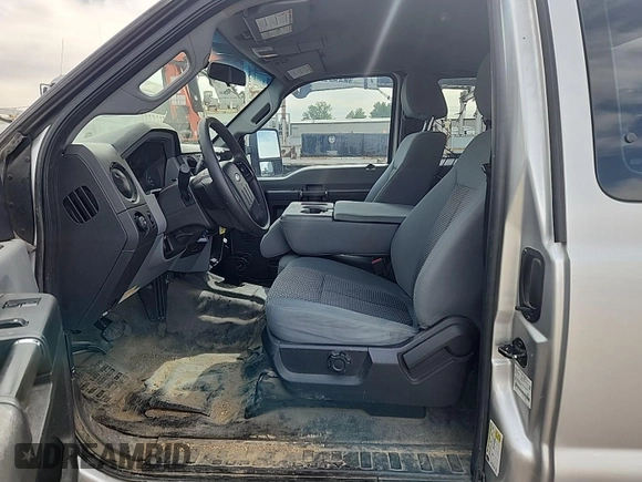 2014 Ford F-250 XL with VIN 1FT7X2B6XEEB53759, listed as a IAAI auction lot 42624858 with 118,283 mi miles and . Bid and sale history available at DreamBid. Image 5.