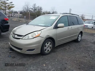 2008 Toyota Sienna XLE with VIN 5TDZK22C78S119628, listed as a IAAI auction lot 41917650 with 196,876 mi miles. Bid and sale history available at carsss.com. Image 17.