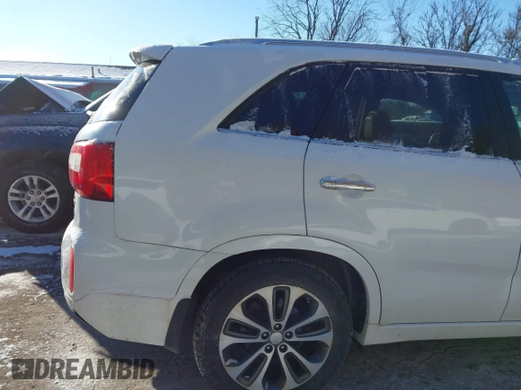 2014 Kia Sorento SX Limited with VIN 5XYKWDA73EG520883, listed as a IAAI auction lot 41391858 with 98,762 mi miles. Bid and sale history available at carsss.com. Image 21.
