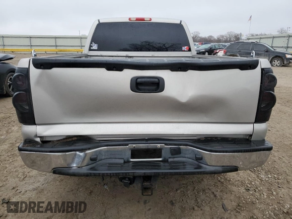 2005 Chevrolet Silverado 1500 LS with VIN 2GCEC19TX51207426, listed as a Copart auction lot 44393255 with 259,005 mi miles and Salvage Title. Bid and sale history available at DreamBid. Image 6.