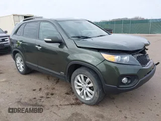 2011 Kia Sorento EX z VIN 5XYKUDA25BG107174, wystawiony jako IAAI lot #41911520 z przebiegiem 229 596 mil mil oraz . Historia ofert i sprzedaży dostępna na DreamBid. Obrazek 1.