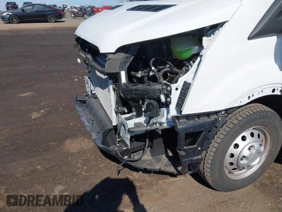 2023 Ford Transit z VIN 1FTYE2C84PKB90935, wystawiony jako IAAI lot #41649489 z przebiegiem 3 272 mil mil oraz . Historia ofert i sprzedaży dostępna na DreamBid. Obrazek 17.