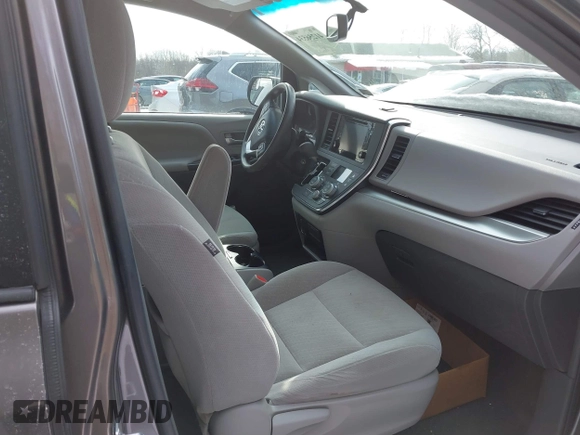 2017 Toyota Sienna LE with VIN 5TDJZ3DC5HS173134, listed as a IAAI auction lot 41256534 with 70,940 mi miles. Bid and sale history available at carsss.com. Image 5.