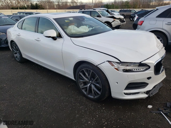 2018 Volvo S90 Momentum with VIN LVY992MKXJP036560, listed as a Copart auction lot 69143772 with 0 mi miles. Bid and sale history available at carsss.com. Image 4.
