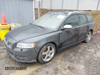 2011 Volvo V50 with VIN YV1672MW9B2603143, listed as a IAAI auction lot 41673995 with 139,845 mi miles. Bid and sale history available at carsss.com. Image 2.