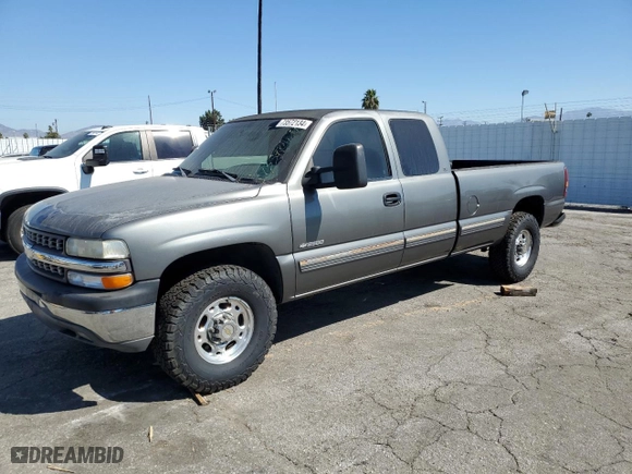 1999 Chevrolet Silverado 2500 LS with VIN 1GCGC29U2XE202665, listed as a Copart auction lot 73572134 with 206,210 mi miles and Salvage Title. Bid and sale history available at carsss.com. Image 1.