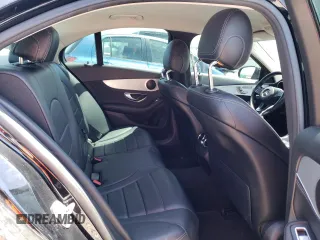 2016 Mercedes-Benz C 300 Luxury z VIN 55SWF4KB1GU119460, wystawiony jako Copart lot #52034473 z przebiegiem 41 077 mil mil oraz Szkoda całkowita • Salvage title. Historia ofert i sprzedaży dostępna na DreamBid. Obrazek 10.