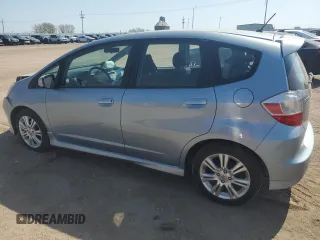 2011 Honda Fit Sport z VIN JHMGE8H53BC021245, wystawiony jako Copart lot #55393345 z przebiegiem 133 910 mil mil oraz Szkody całkowita. Historia ofert i sprzedaży dostępna na DreamBid. Obrazek 2.