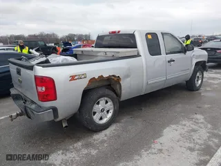 2010 Chevrolet Silverado 1500 LT with VIN 1GCSKSE36AZ117614, listed as a IAAI auction lot 41206928 with 1 mi miles. Bid and sale history available at carsss.com. Image 4.