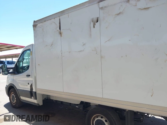 2020 Ford Transit z VIN 1FDBW5Z8XLKA32374, wystawiony jako IAAI lot #42468266 z przebiegiem 80 934 mil mil oraz . Historia ofert i sprzedaży dostępna na DreamBid. Obrazek 14.