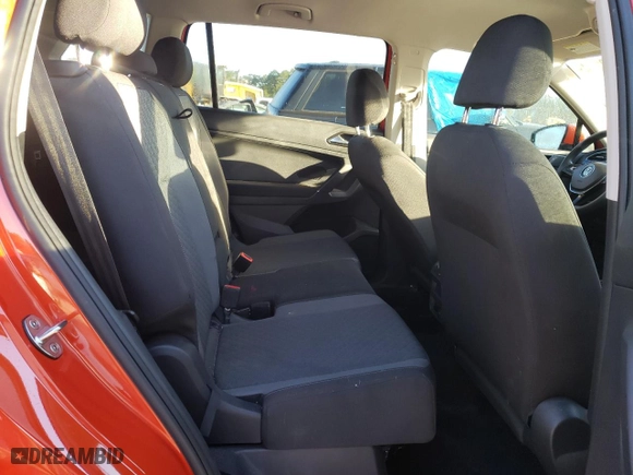 2018 Volkswagen Tiguan S with VIN 3VV1B7AX7JM029207, listed as a Copart auction lot 77978224 with 103,900 mi miles and Salvage Title. Bid and sale history available at carsss.com. Image 11.