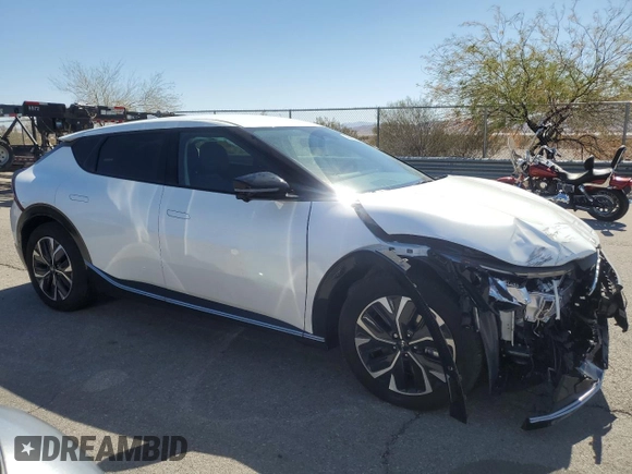 2024 Kia EV6 Wind with VIN KNDC34LAXR5213764, listed as a Copart auction lot 73032434 with 3,239 mi miles and Salvage Title. Bid and sale history available at carsss.com. Image 4.
