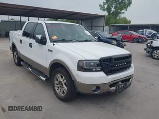 2006 Ford F-150 XLT z VIN 1FTPW12V16KD68289, wystawiony jako IAAI lot #42210513 z przebiegiem 228 168 mil mil oraz . Historia ofert i sprzedaży dostępna na DreamBid. Obrazek 1.