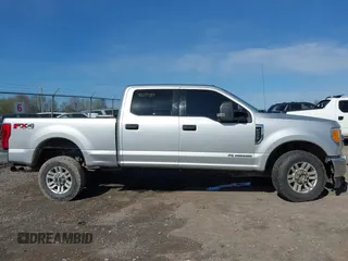 2017 Ford F-250 Lariat z VIN 1FT7W2BT4HED52447, wystawiony jako IAAI lot #42134353 z przebiegiem 208 788 mil mil oraz . Historia ofert i sprzedaży dostępna na DreamBid. Obrazek 13.