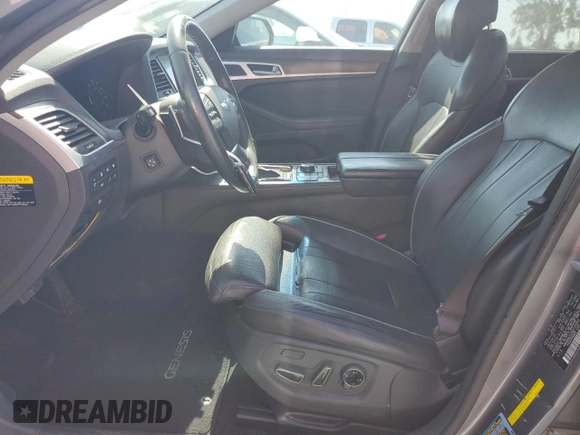 2016 Hyundai Genesis 3.8L z VIN KMHGN4JE2GU139062, wystawiony jako Copart lot #53824075 z przebiegiem 159 592 mil mil oraz Nie do naprawy • Non repairable. Historia ofert i sprzedaży dostępna na DreamBid. Obrazek 7.