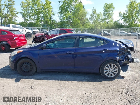 2013 Hyundai Elantra GLS z VIN 5NPDH4AE0DH229430, wystawiony jako IAAI lot #42270443 z przebiegiem 199 322 mil mil oraz . Historia ofert i sprzedaży dostępna na DreamBid. Obrazek 14.