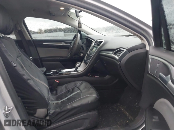2016 Ford Fusion S with VIN 3FA6P0G72GR133285, listed as a IAAI auction lot 41951386 with 189,001 mi miles. Bid and sale history available at carsss.com. Image 5.