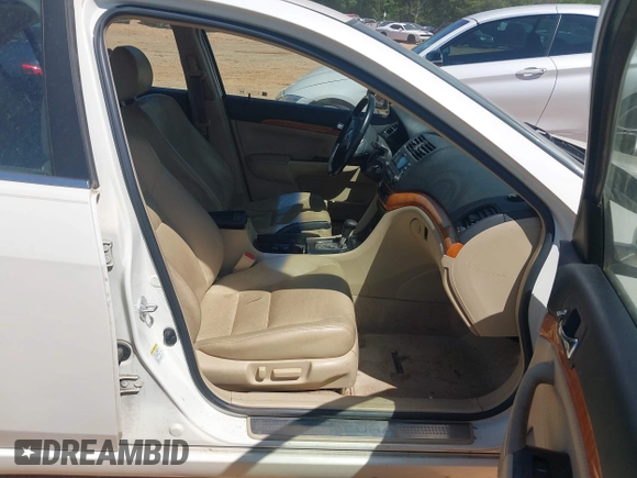 2005 Acura TSX with VIN JH4CL96885C015839, listed as a IAAI auction lot 42121969 with 251,529 mi miles. Bid and sale history available at carsss.com. Image 5.
