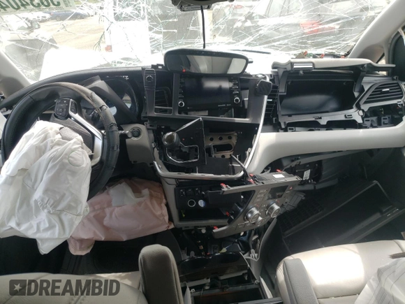 2020 Toyota Sienna XLE with VIN 5TDDZ3DCXLS251932, listed as a Copart auction lot 56340435 with Not provided miles and Salvage title. Bid and sale history available at DreamBid. Image 8.