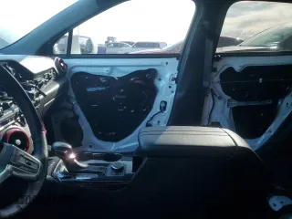 2019 Chevrolet Blazer RS z VIN 3GNKBJRSXKS661583, wystawiony jako Copart lot #87083394 z przebiegiem 276 506 mil mil oraz Szkody całkowita. Historia ofert i sprzedaży dostępna na DreamBid. Obrazek 7.