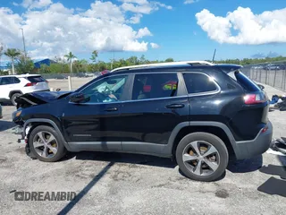 2019 Jeep Cherokee Limited z VIN 1C4PJLDX5KD487535, wystawiony jako IAAI lot #42263873 z przebiegiem 51 345 mil mil oraz . Historia ofert i sprzedaży dostępna na DreamBid. Obrazek 14.