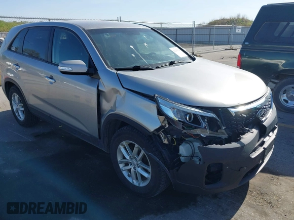 2014 Kia Sorento LX z VIN 5XYKT3A67EG467311, wystawiony jako IAAI lot #42226234 z przebiegiem 220 422 mil mil oraz . Historia ofert i sprzedaży dostępna na DreamBid. Obrazek 1.