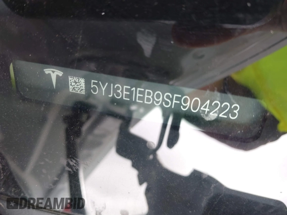 2025 Tesla Model 3 Long Range z VIN 5YJ3E1EB9SF904223, wystawiony jako IAAI lot #41611201 z przebiegiem 690 mil mil oraz . Historia ofert i sprzedaży dostępna na DreamBid. Obrazek 9.