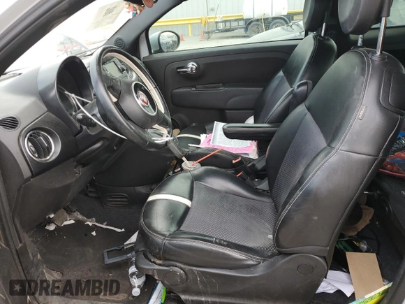 2016 FIAT 500e z VIN 3C3CFFGEXGT229500, wystawiony jako Copart lot #86539904 z przebiegiem 52 624 mil mil oraz Szkoda całkowita • Salvage title. Historia ofert i sprzedaży dostępna na DreamBid. Obrazek 7.