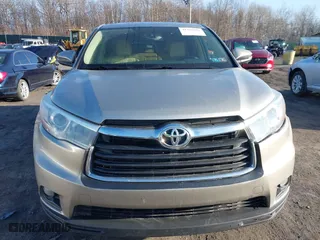 2015 Toyota Highlander LE with VIN 5TDBKRFH7FS200755, listed as a IAAI auction lot 41758609 with 139,267 mi miles. Bid and sale history available at carsss.com. Image 12.