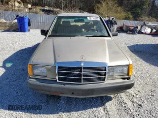 1990 Mercedes-Benz 190 z VIN WDBDA29D9LF688953, wystawiony jako Copart lot #46158085 z przebiegiem 158 923 mil mil oraz Nie do naprawy. Historia ofert i sprzedaży dostępna na DreamBid. Obrazek 5.