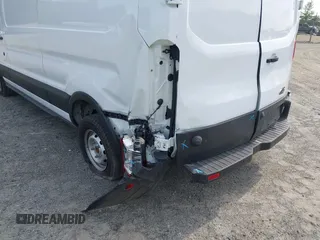 2023 Ford Transit Cargo с VIN 1FTBR1Y85PKC03205, выставлен на аукционе IAAI как лот 42113154 с пробегом 17 338 миль миль и . История ставок и продаж доступна на DreamBid. Изображение 6.