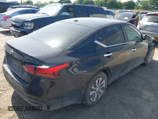 2019 Nissan Altima S z VIN 1N4BL4BV4KC244046, wystawiony jako IAAI lot #42018658 z przebiegiem 107 491 mil mil oraz . Historia ofert i sprzedaży dostępna na DreamBid. Obrazek 4.