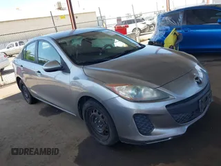 2013 Mazda 3 i Sport z VIN JM1BL1UP2D1771931, wystawiony jako IAAI lot #42402265 z przebiegiem 108 137 mil mil oraz . Historia ofert i sprzedaży dostępna na DreamBid. Obrazek 1.