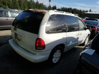1996 Dodge Caravan SE with VIN 1B4GP45R8TB509090, listed as a Copart auction lot 73795694 with Not Provided miles and Salvage Title. Bid and sale history available at carsss.com. Image 3.