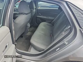 2024 Hyundai Elantra SEL z VIN KMHLM4DG8RU636246, wystawiony jako IAAI lot #42808858 z przebiegiem 37 872 mil mil oraz . Historia ofert i sprzedaży dostępna na DreamBid. Obrazek 9.