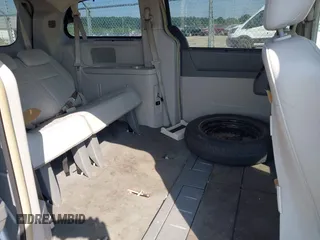 2008 Chrysler Town & Country Touring with VIN 2A8HR54P68R103852, listed as a IAAI auction lot 42588586 with 165,022 mi miles and . Bid and sale history available at DreamBid. Image 8.