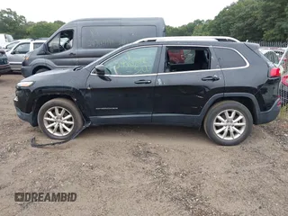 2017 Jeep Cherokee Limited with VIN 1C4PJMDB9HW519538, listed as a IAAI auction lot 40453846 with 113,785 mi miles. Bid and sale history available at carsss.com. Image 14.
