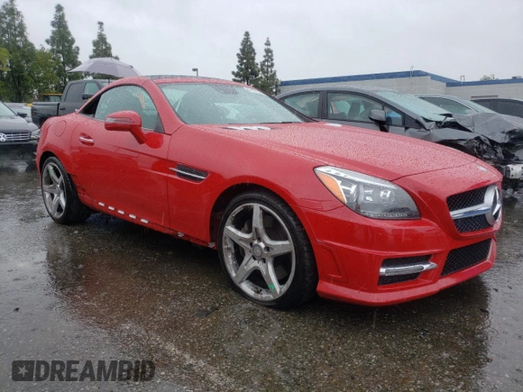 2016 Mercedes-Benz SLK 350 z VIN WDDPK5HA8GF117387, wystawiony jako Copart lot #43185024 z przebiegiem 18 077 mil mil oraz . Historia ofert i sprzedaży dostępna na DreamBid. Obrazek 4.