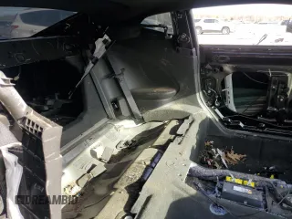 2018 Chevrolet Camaro 2SS z VIN 1G1FH1R78J0175017, wystawiony jako Copart lot #52589425 z przebiegiem Nie podano mil oraz Szkody całkowita. Historia ofert i sprzedaży dostępna na DreamBid. Obrazek 10.