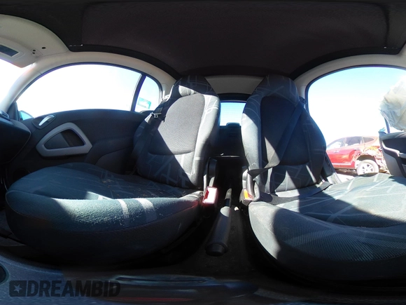 2008 Smart fortwo Pure z VIN WMEEJ31X28K122571, wystawiony jako IAAI lot #41680541 z przebiegiem 63 673 mil mil oraz . Historia ofert i sprzedaży dostępna na DreamBid. Obrazek 18.