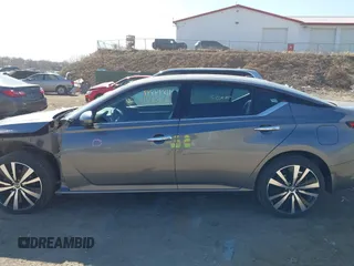 2019 Nissan Altima 2.5 Platinum with VIN 1N4BL4FW9KC139697, listed as a IAAI auction lot 41894849 with 135,105 mi miles. Bid and sale history available at carsss.com. Image 15.