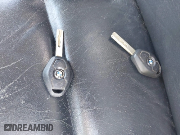 2004 BMW 3 Series 325i с VIN WBAAZ33464KP82869, выставлен на аукционе IAAI как лот 42221954 с пробегом 90 335 миль миль и . История ставок и продаж доступна на DreamBid. Изображение 11.