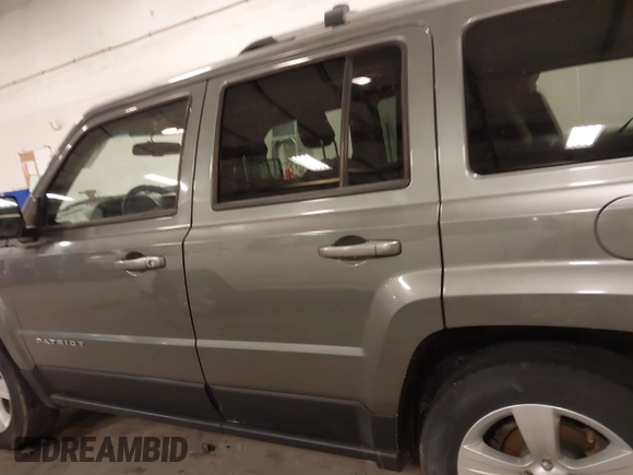 2014 Jeep Patriot Limited with VIN 1C4NJRCBXED546471, listed as a IAAI auction lot 41744915 with 113,691 mi miles and . Bid and sale history available at DreamBid. Image 14.