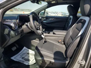2024 Chevrolet Blazer EV eAWD LT z VIN 3GNKDBRJ2RS258862, wystawiony jako Copart lot #74804534 z przebiegiem 3 mil mil oraz Szkody całkowita. Historia ofert i sprzedaży dostępna na DreamBid. Obrazek 7.