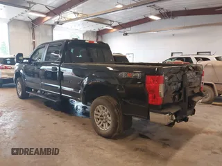 2020 Ford F-250 XL z VIN 1FT7W2B61LED31624, wystawiony jako IAAI lot #42383538 z przebiegiem 124 775 mil mil oraz . Historia ofert i sprzedaży dostępna na DreamBid. Obrazek 3.