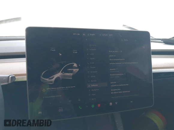 2023 Tesla Model 3 z VIN 5YJ3E1EAXPF606178, wystawiony jako IAAI lot #42543528 z przebiegiem 26 638 mil mil oraz . Historia ofert i sprzedaży dostępna na DreamBid. Obrazek 18.