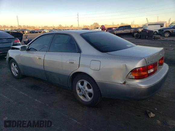 1998 Lexus ES 300 Luxury Sport Sdn with VIN JT8BF28GXW5035496, listed as a Copart auction lot 82807184 with 199,297 mi miles and Salvage Title. Bid and sale history available at carsss.com. Image 2.
